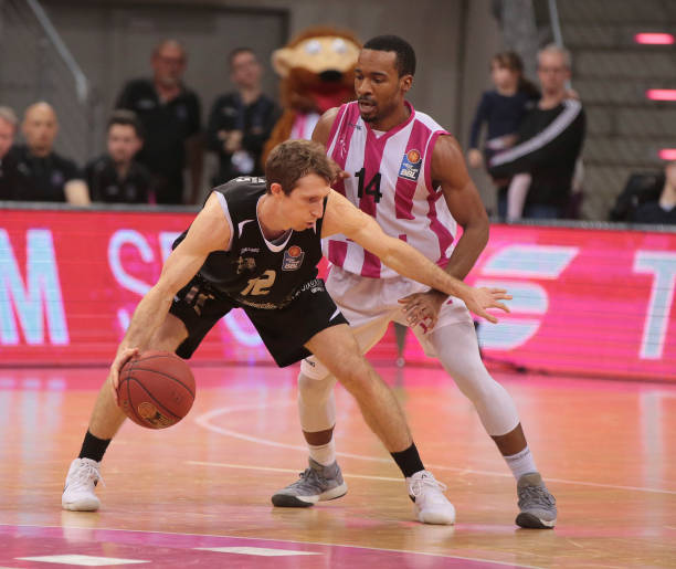 侮辱和不当 侮辱和不当