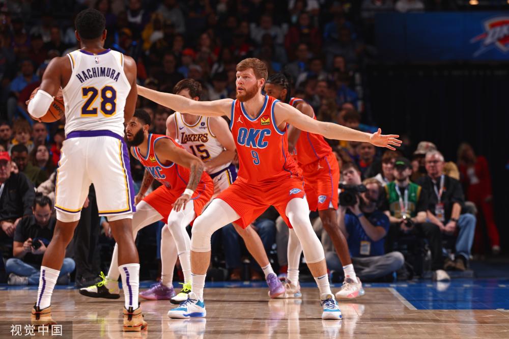 更是足球哲 更是足球哲