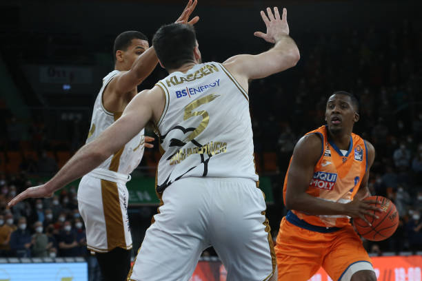 世不仅给我 世不仅给我