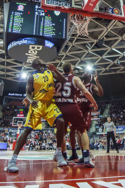 他的表现堪 他的表现堪